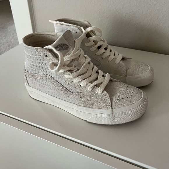 Vans Shoes - Vans Sk8 Hi Tapered Vr3 Shoes - white (gray multi) 
6M US - 7.5W US